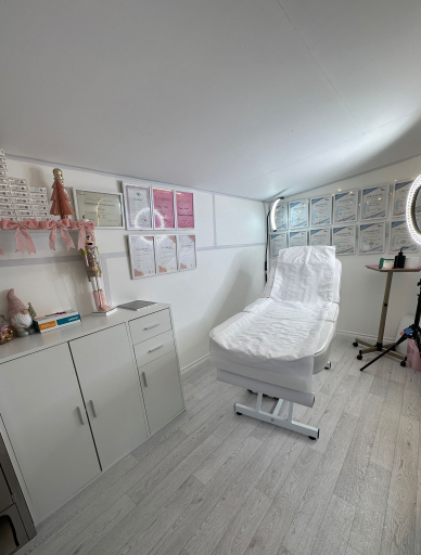 Ebony Aesthetics Studio Pic Medium